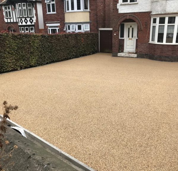vehicle parking with resin driveway in North West